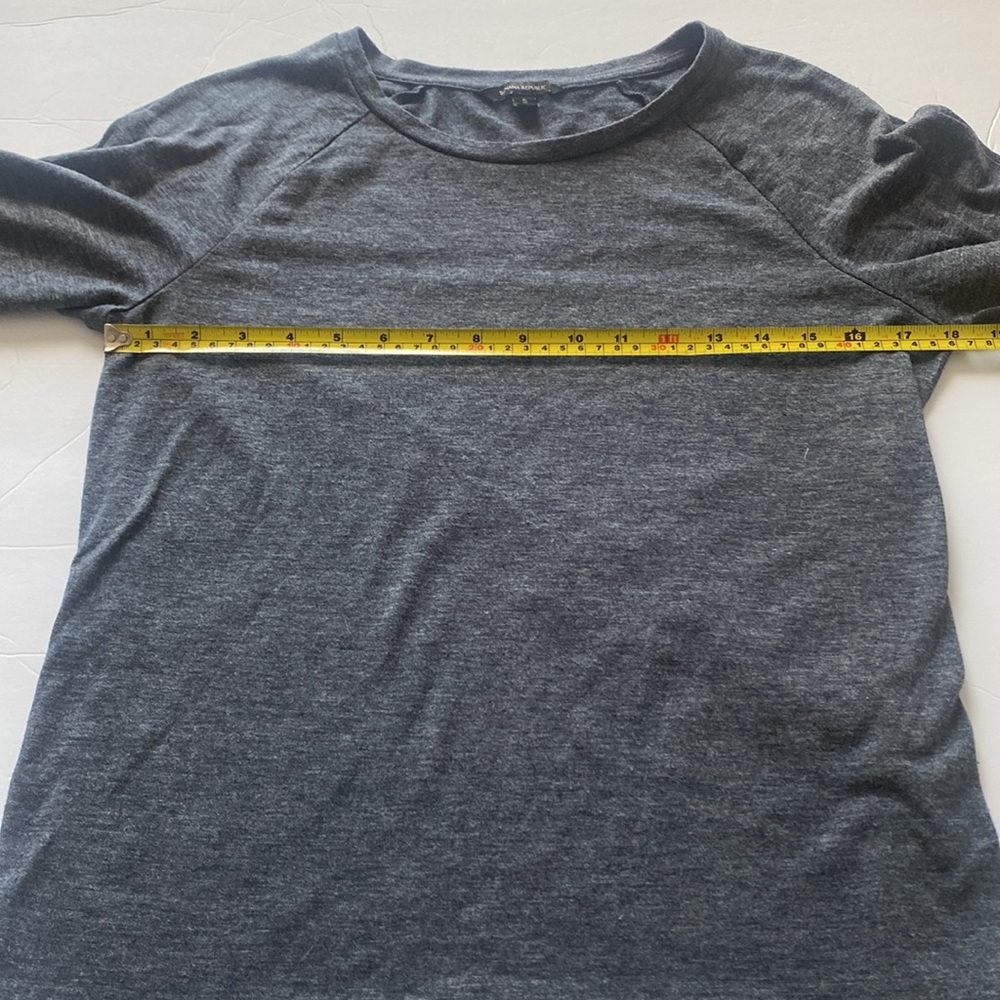 Banana‎ Republic Gray Knit Top Small - Picture 4 of 9